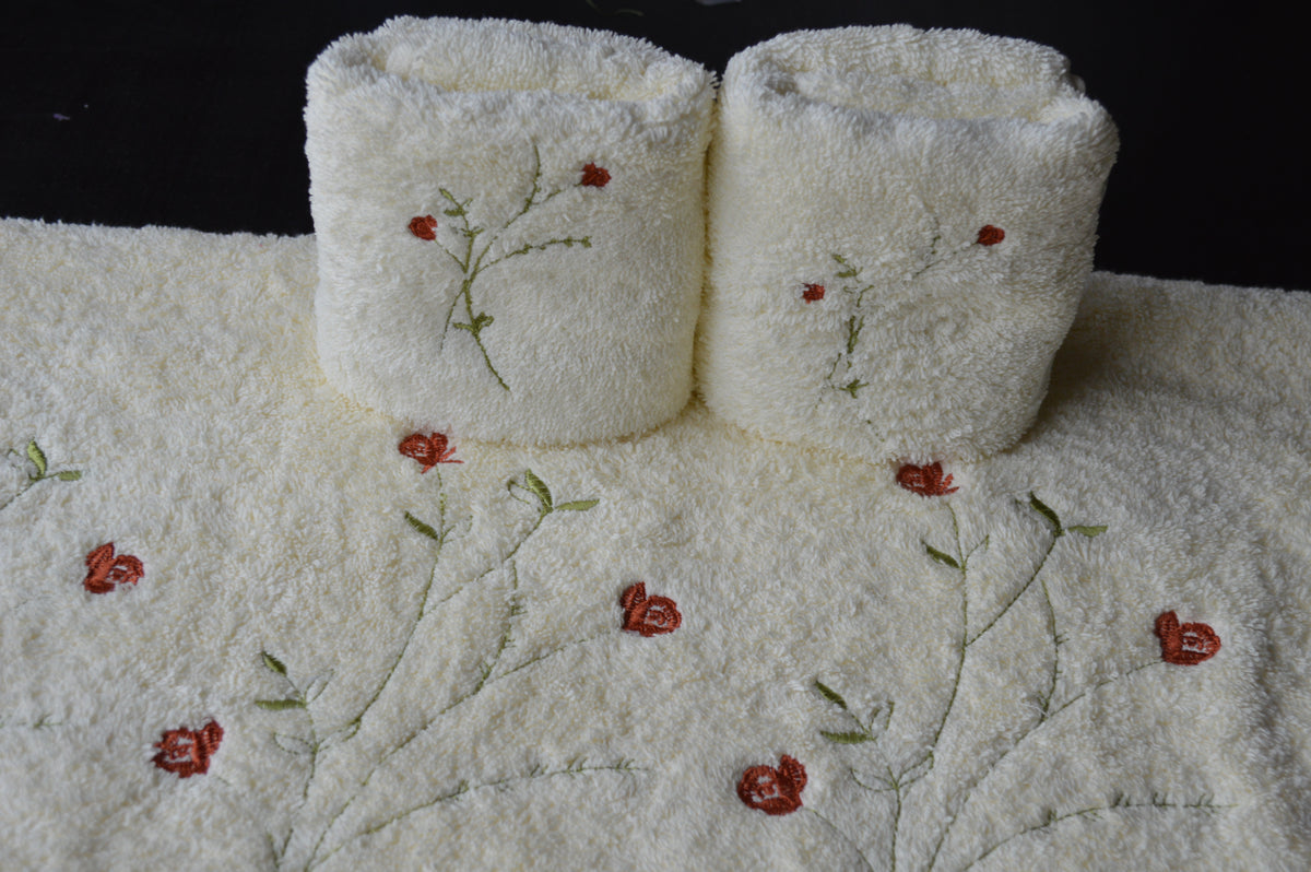 ASHRAK - Embroidered Floral Cotton Towel set – Ivory & Red