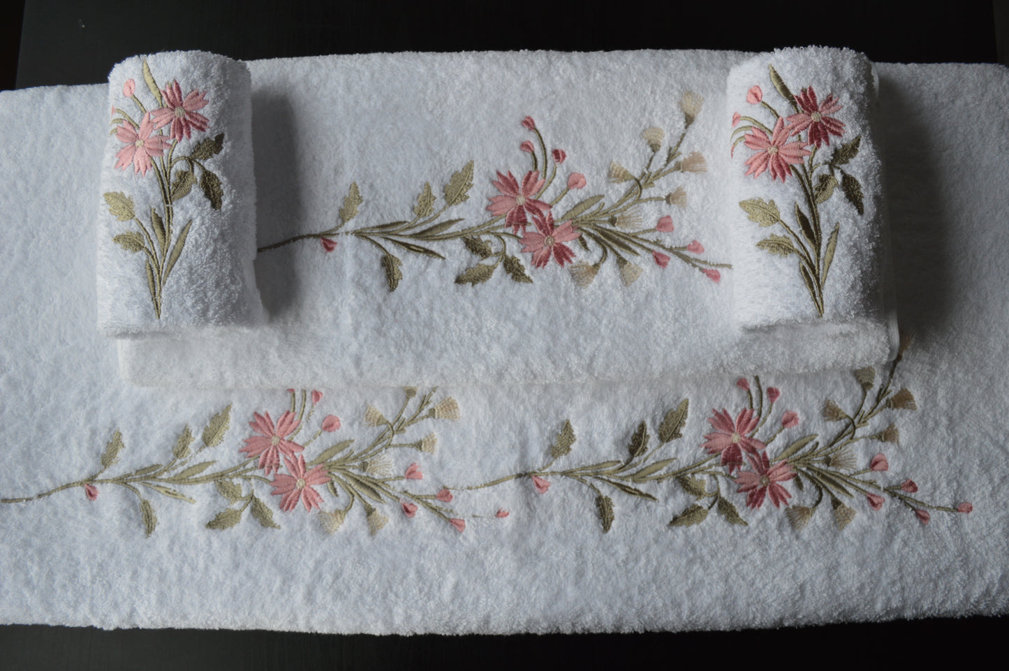 Mora - Embroidered Floral Cotton Towel – White & Pink