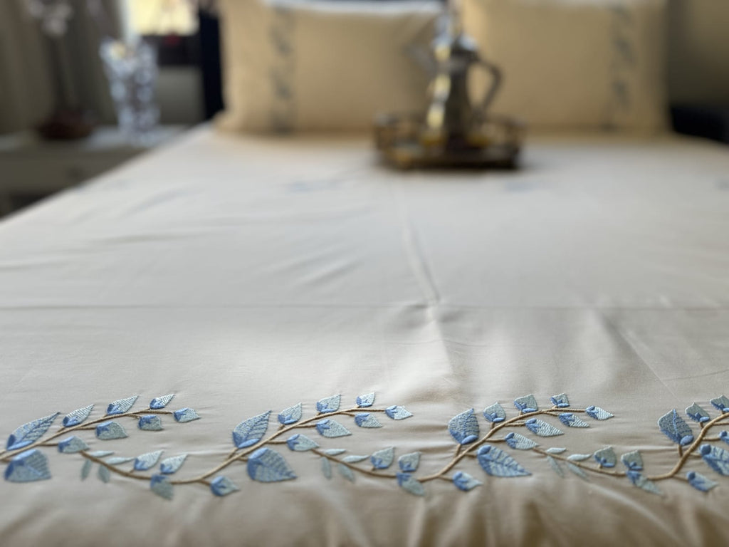 LABEEB Egyptian cotton duvet bedding with border embroidery, view 5 | Hareer x Hareer
