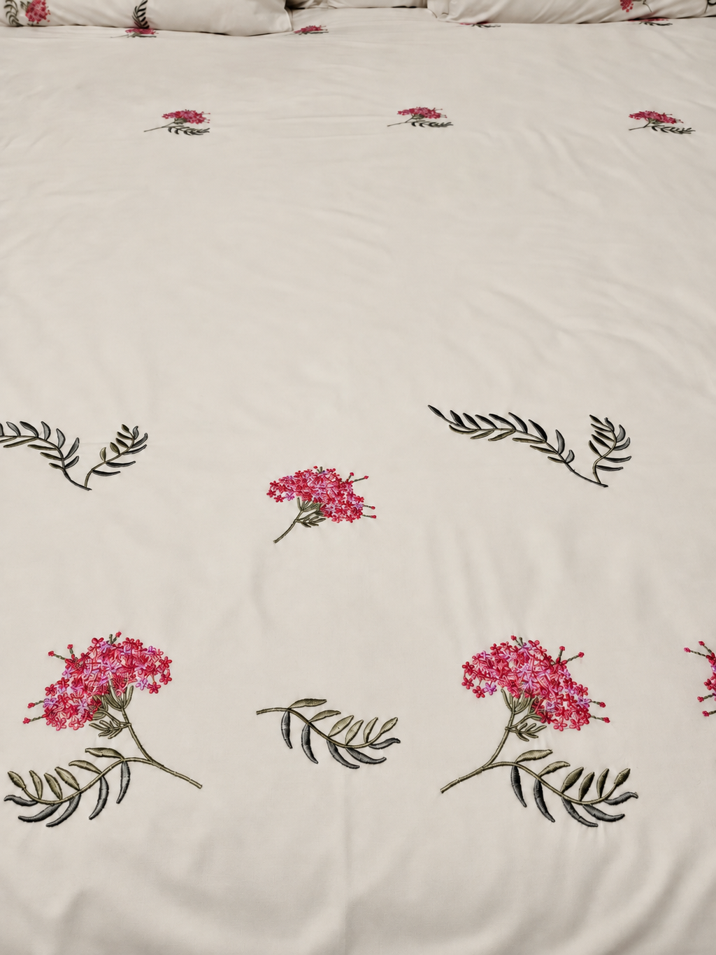 Sherry – Embroidered Egyptian Cotton Duvet Cover – product image 5 | Hareer x Hareer